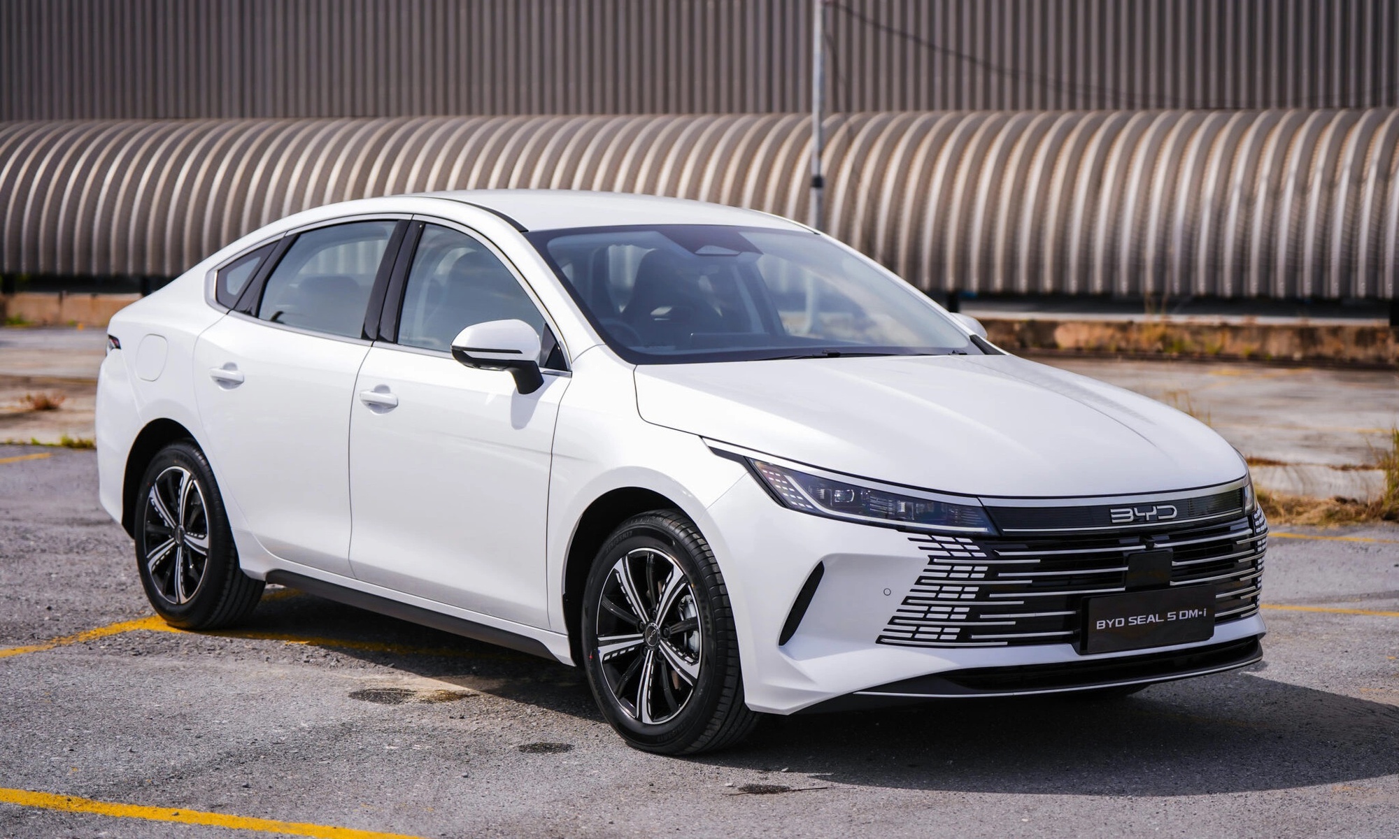 Mẫu sedan hybrid BYD Seal 5 chuẩn bị ra mắt tại Việt Nam