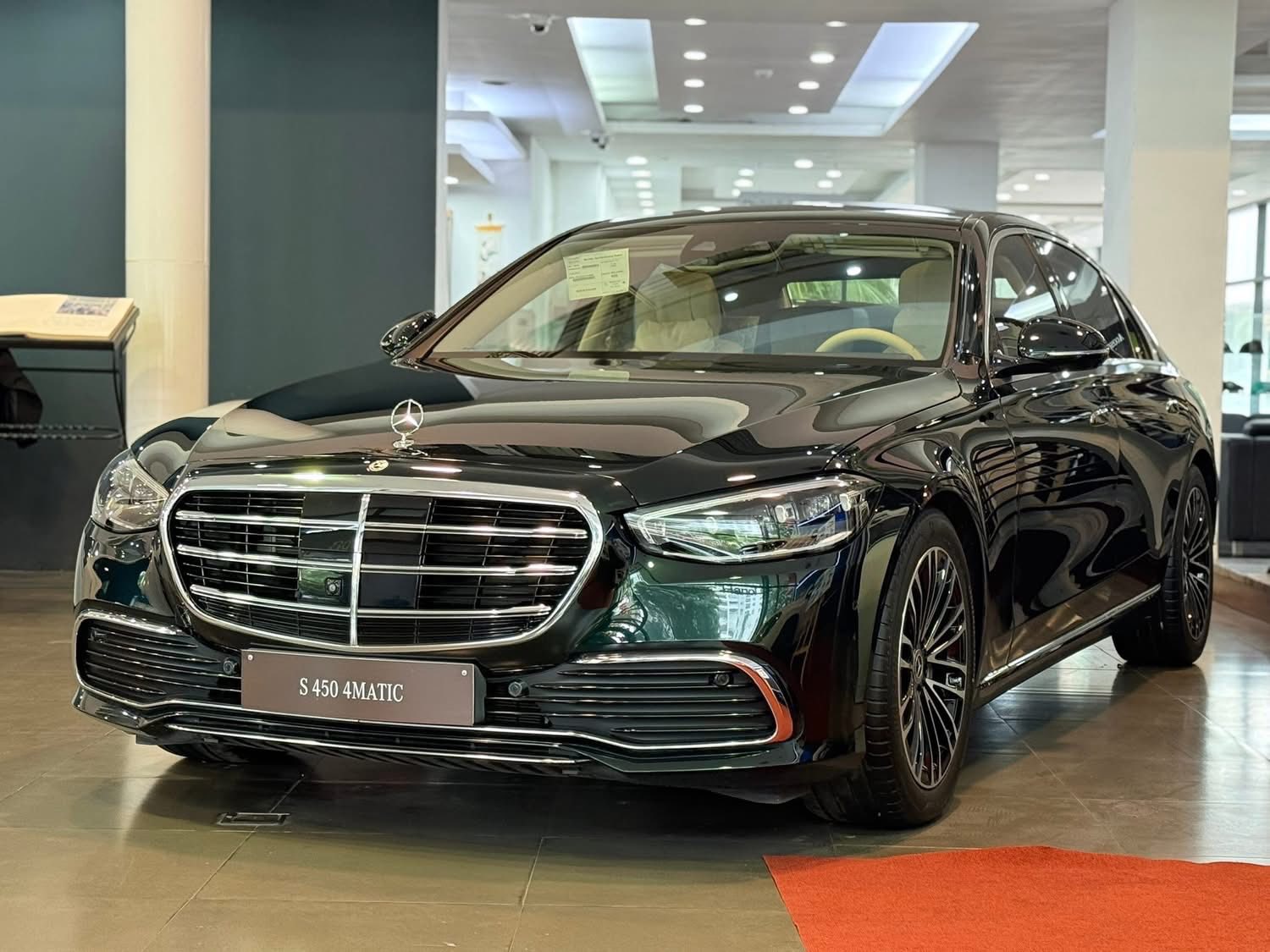Xe Mercedes-Benz S 450 giảm giá mạnh