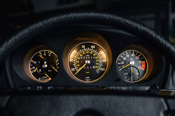 Cỗ máy thời gian Mercedes-Benz 500 SL