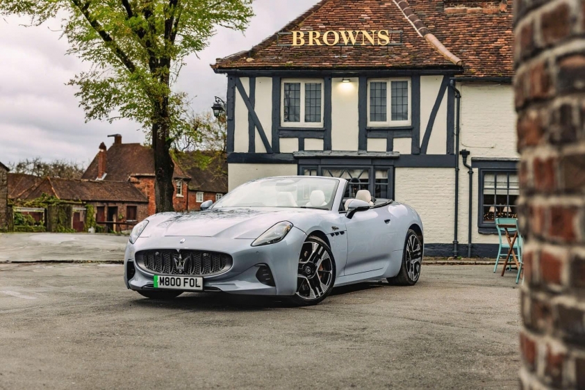 Maserati GranCabrio Folgore Maserati GranCabrio mui trần điện