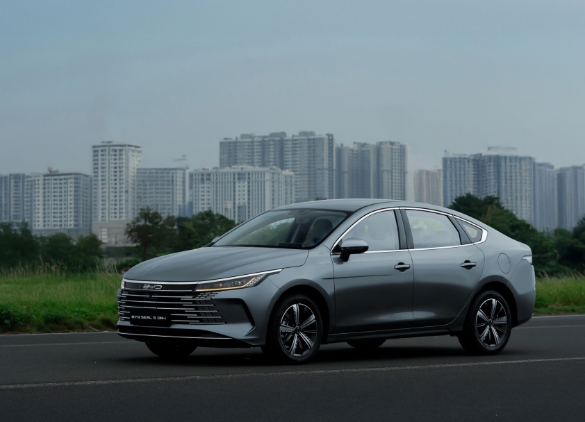 Các hãng xe Trung Quốc đẩy mạnh xe điện, tăng trưởng vượt trội