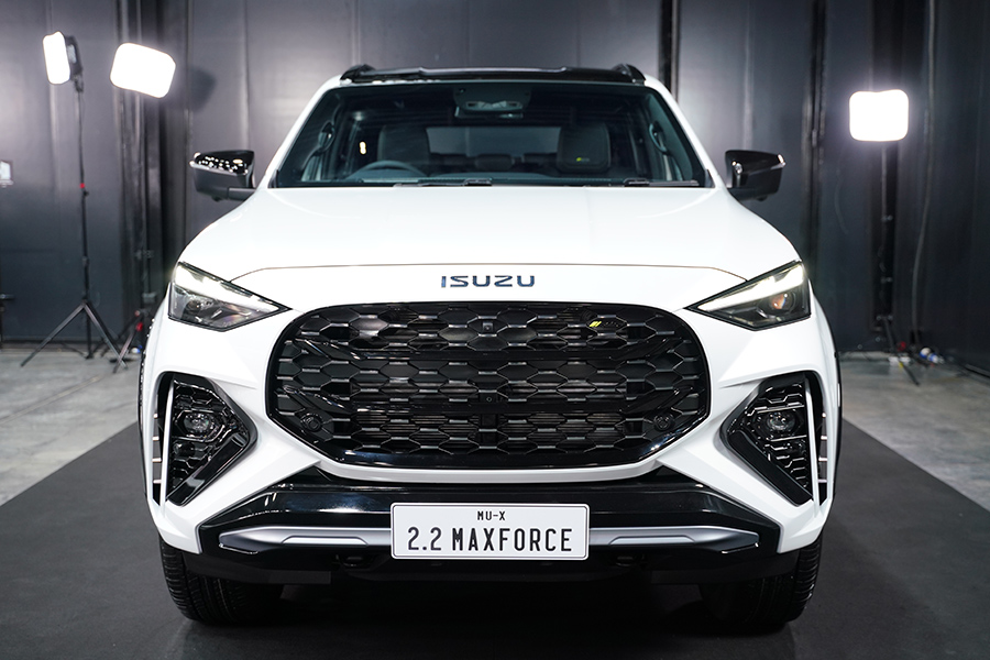 Nội thất xe Isuzu mu-X mới nhất