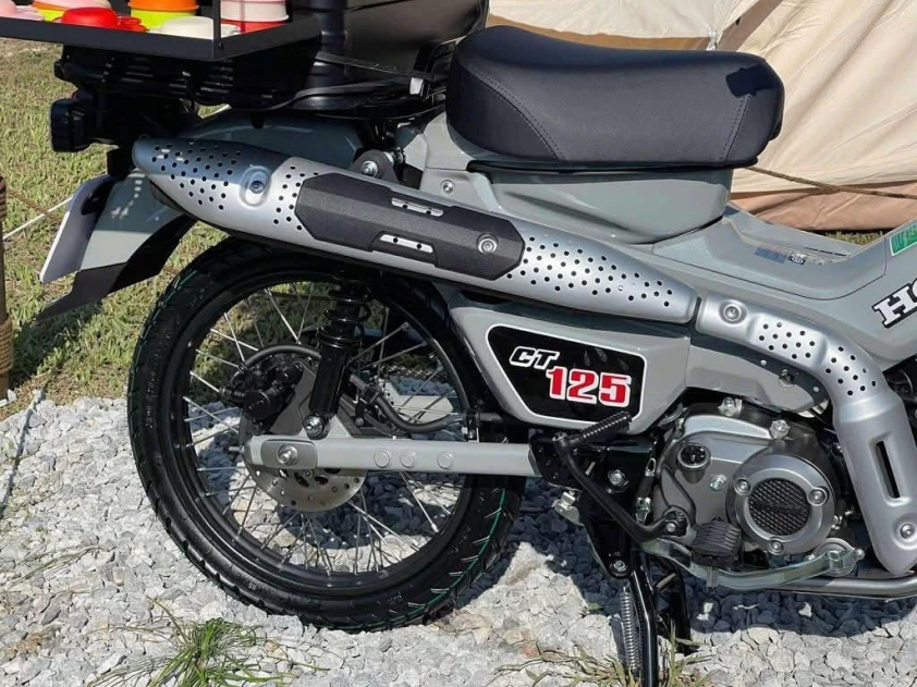 Honda CT125 5 Pô xe đặt cao và khung bảo vệ chắc chắn