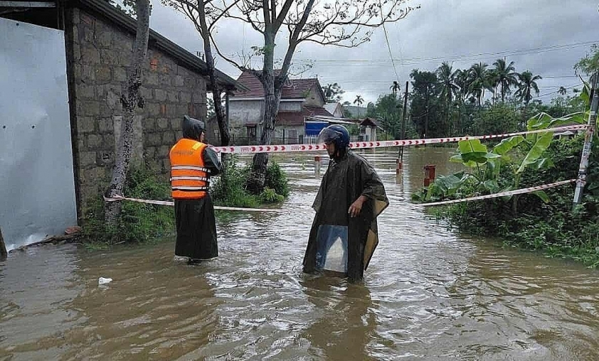 Ngập úng vùng chân núi Bạch Mã
