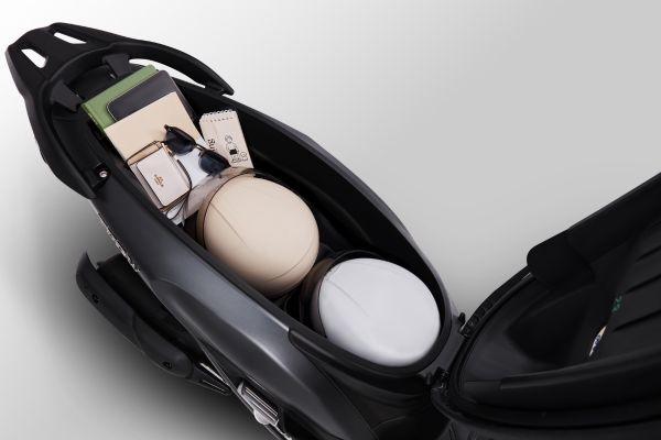 Dung tích cốp lên tới 23,7 lít.