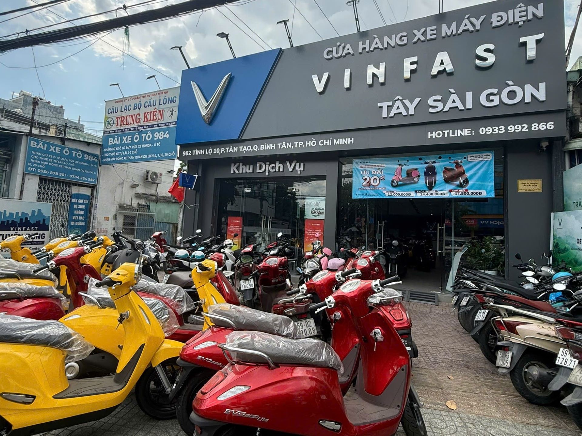 Dòng xe thiết kế pin tháo rời tiềm năng doanh số lớn Xe máy điện Evo Grand với thiết kế pin tháo rời