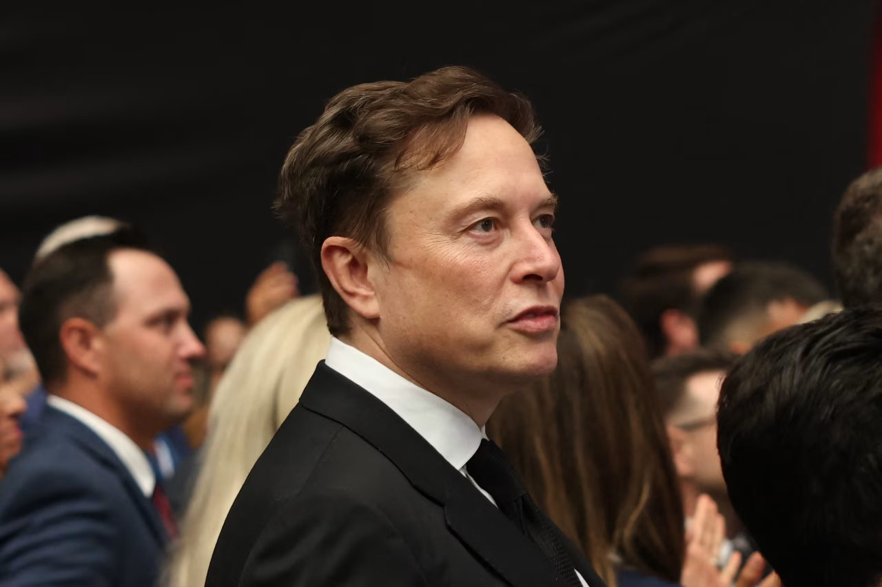 Lợi nhuận Tesla giảm 37%: Elon Musk mải mê với dự án mới, mất dần hứng thú với xe điện- Ảnh 2. Elon Musk tập trung phát triển AI và robot