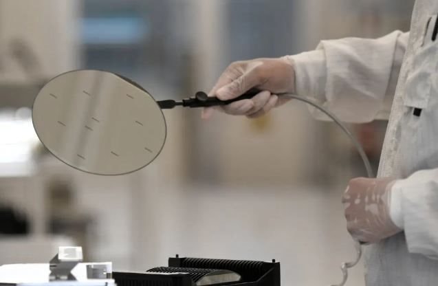 Khủng hoảng chip khiến các nhà máy ô tô phải điều chỉnh sản xuất Nhà máy ô tô chịu tác động khủng hoảng chip