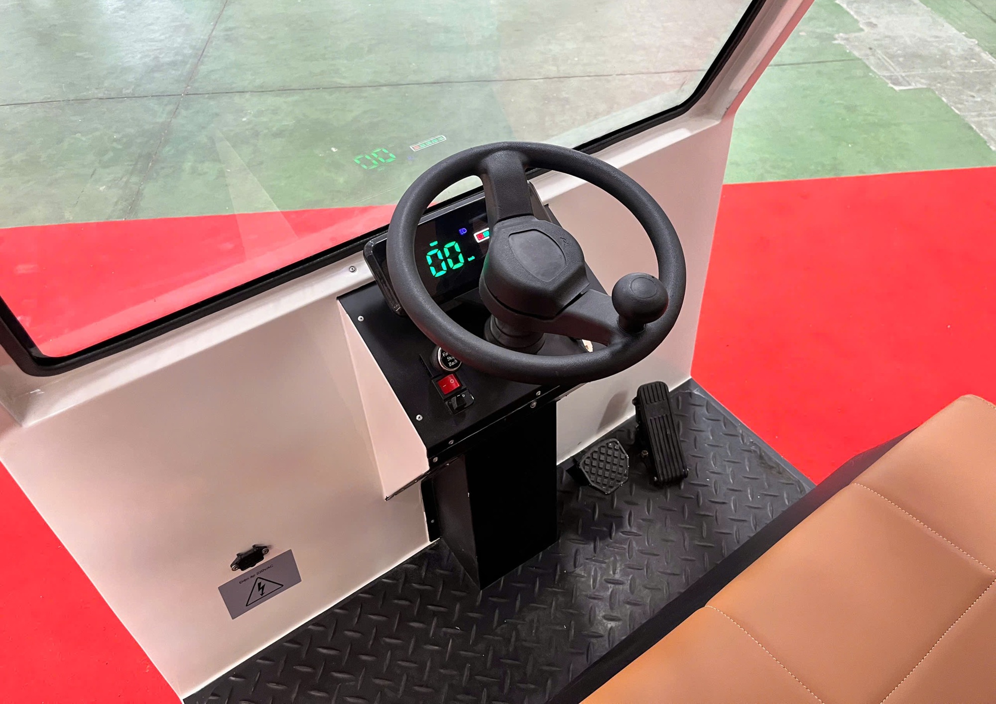 Thêm một concept xe tải điện sản xuất bởi người Việt: Giá dự kiến 35 triệu đồng, chạy tối đa 70km/sạc- Ảnh 3. Xe chỉ có 1 chỗ ngồi.