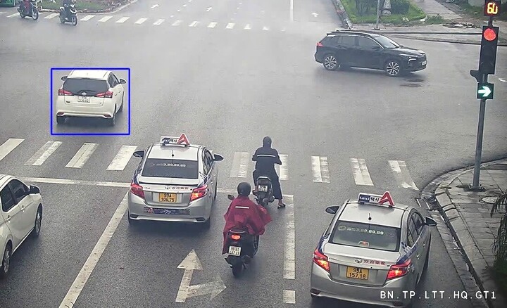 Danh sách 395 xe bị phạt nguội tuần đầu tháng 11 ở Bắc Ninh- Ảnh 1. Ô tô vượt đèn đỏ tại ngã tư Lý Thái Tổ - Huyền Quang, Bắc Ninh
