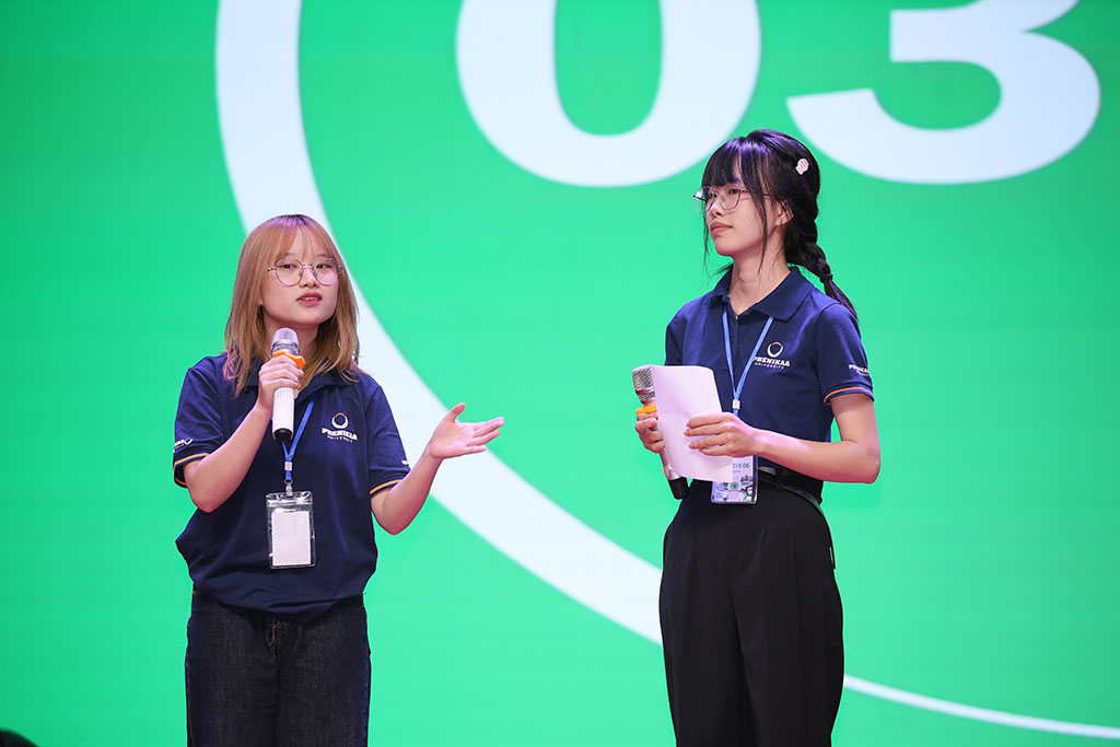 Giải nhất của sinh viên ngành Dược Hai sinh viên nhận giải nhất cuộc thi Green Voices