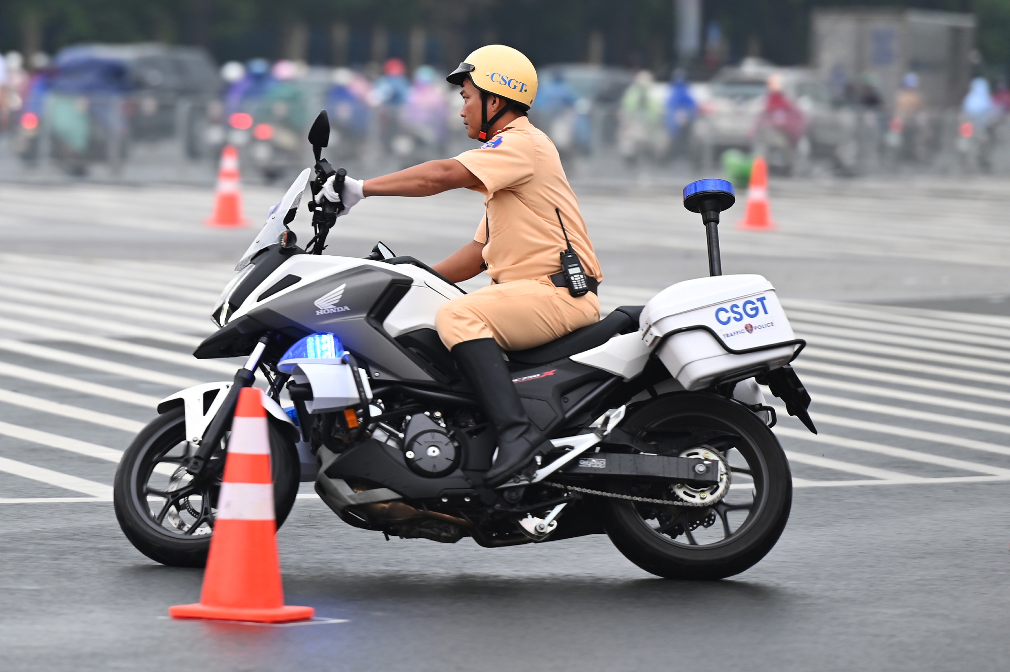 Xe đặc chủng Honda NC750 của CSGT Việt Nam