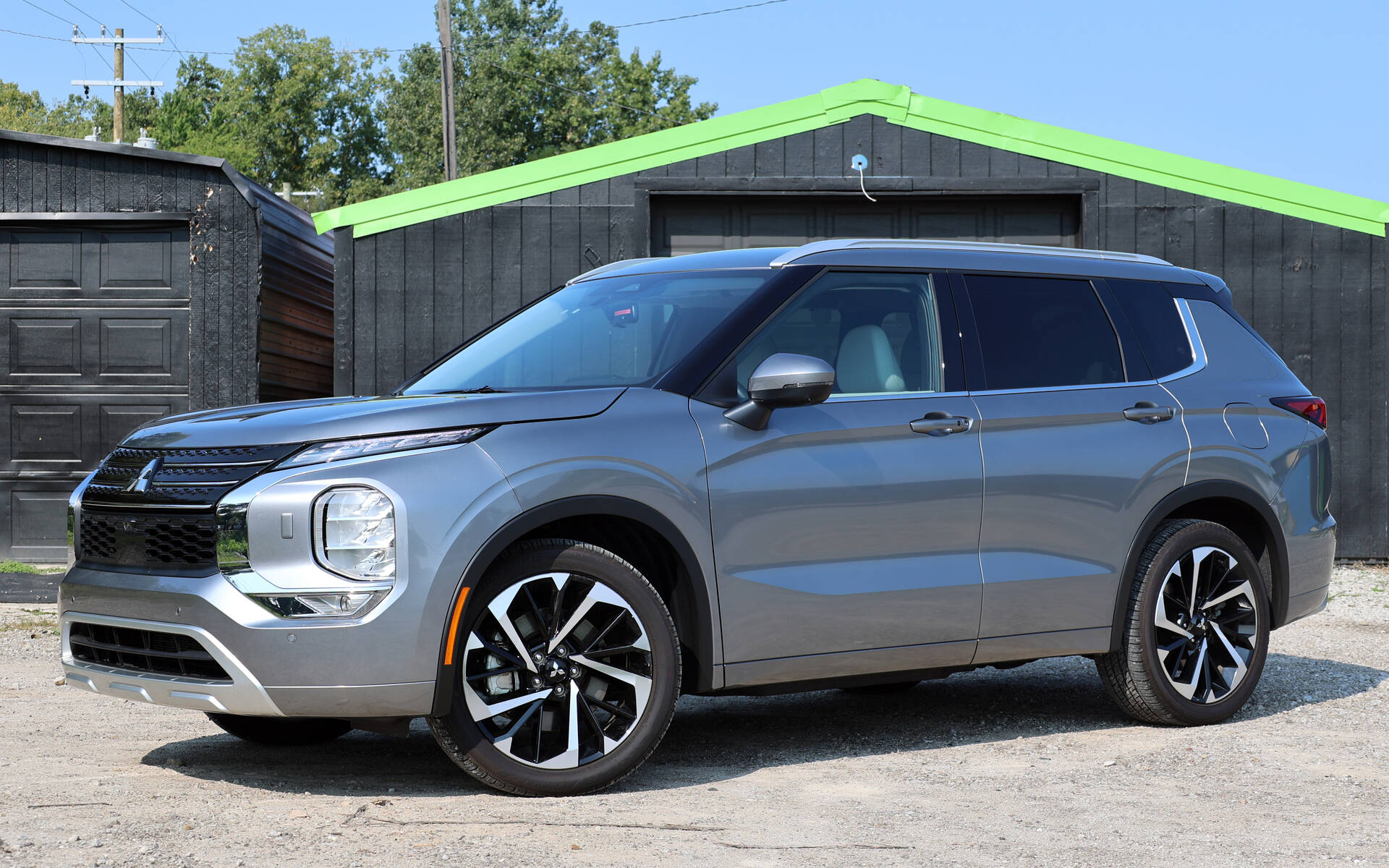 Outlander thế hệ mới chưa được bán tại Việt Nam