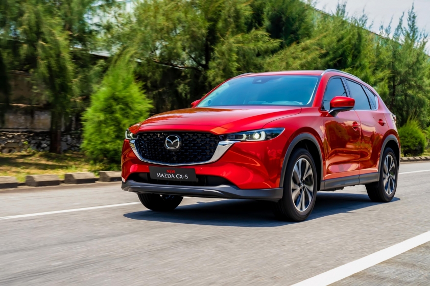 Khoang cabin tiện nghi của Mazda CX-5 Deluxe