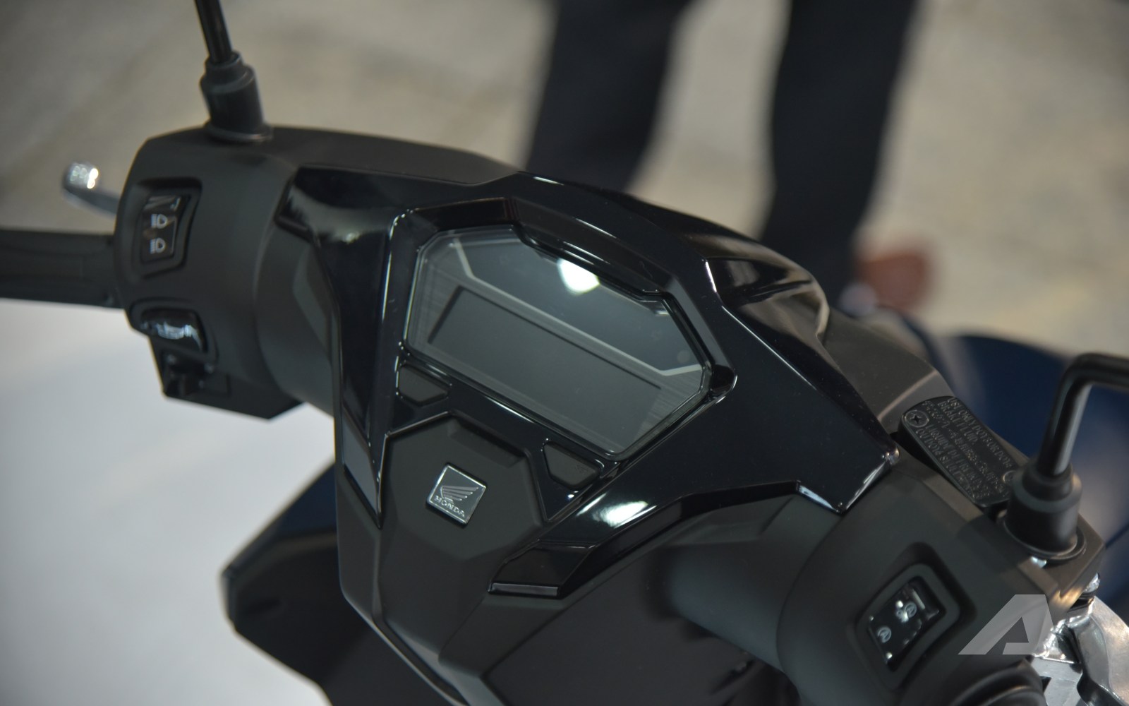 Đồng hồ LCD trên Air Blade Đồng hồ hiển thị LCD của Air Blade