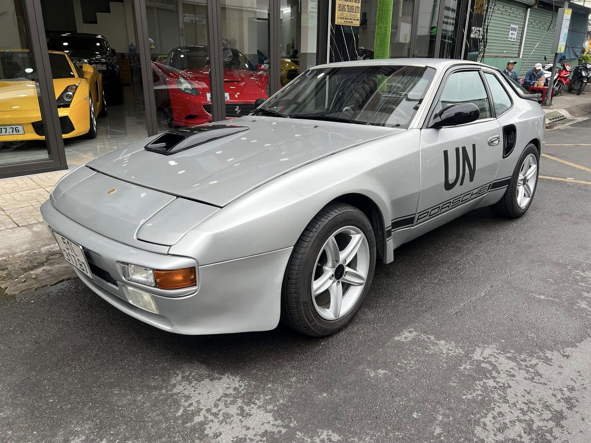 Chiếc Porsche 944 đầu tiên của ông Đặng Lê Nguyên Vũ Porsche 944 đời nguyên bản trong bộ sưu tập