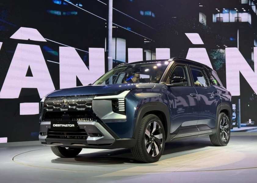 Mitsubishi Destinator out 4 Nội thất Mitsubishi Destinator