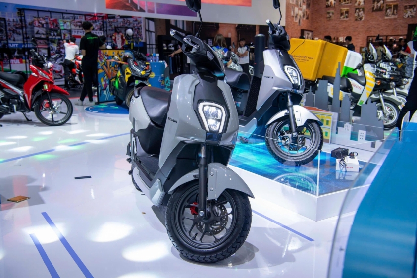 Honda và Yamaha chật vật tại thị trường xe máy điện Việt Nam: Giá cao, tầm vận hành ngắn và sức ép từ đối thủ 756605 Xe máy điện Honda ICON e: