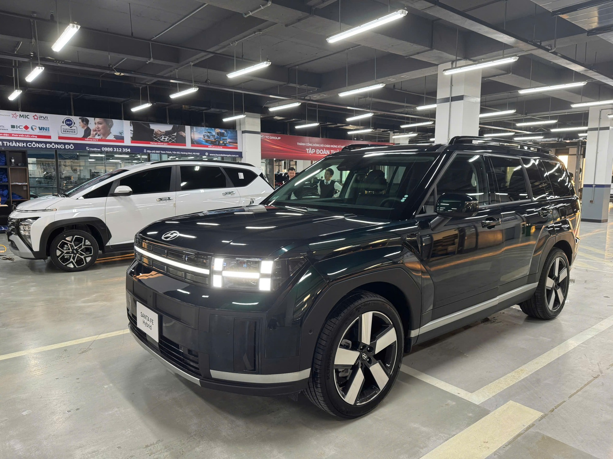 Hyundai Santa Fe hybrid tại đại lý Việt Nam Hyundai Santa Fe hybrid rò rỉ Việt Nam