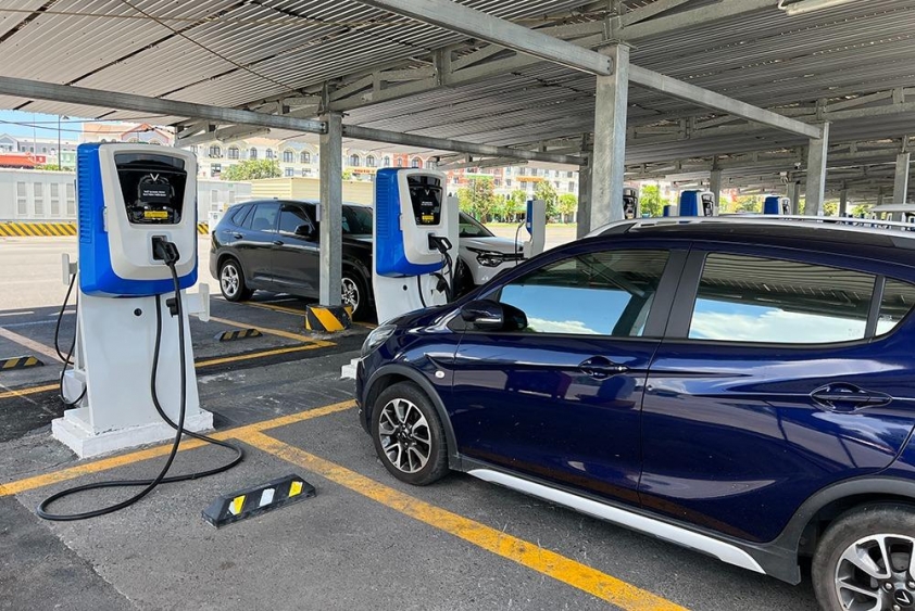 Trạm sạc xe điện và công tơ đo đếm riêng Trạm sạc xe điện